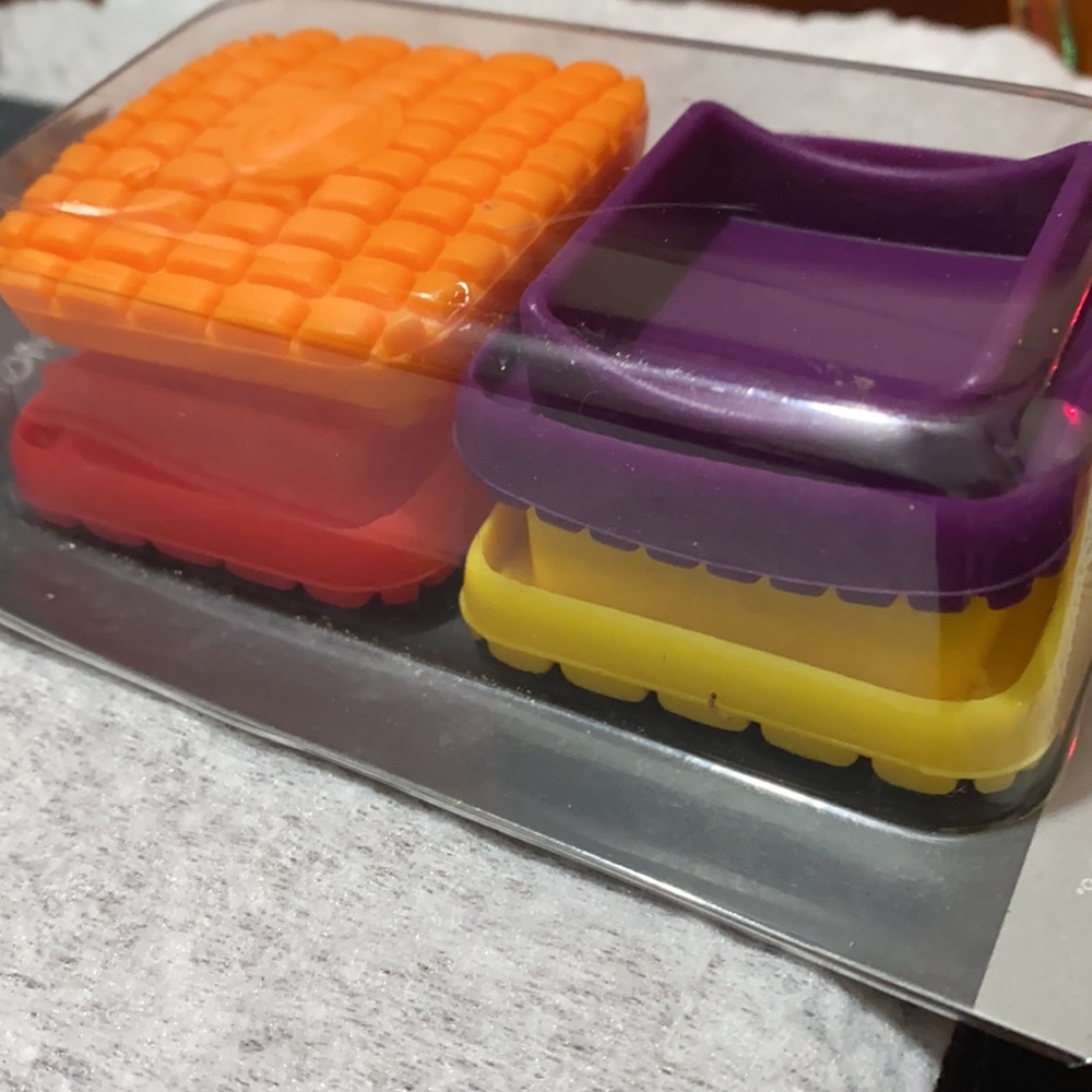 Butter Buttons - Picture 3 of 5